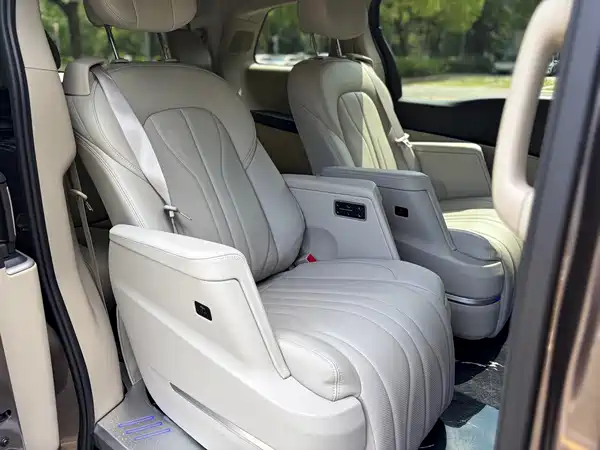 Buick GL8 2016