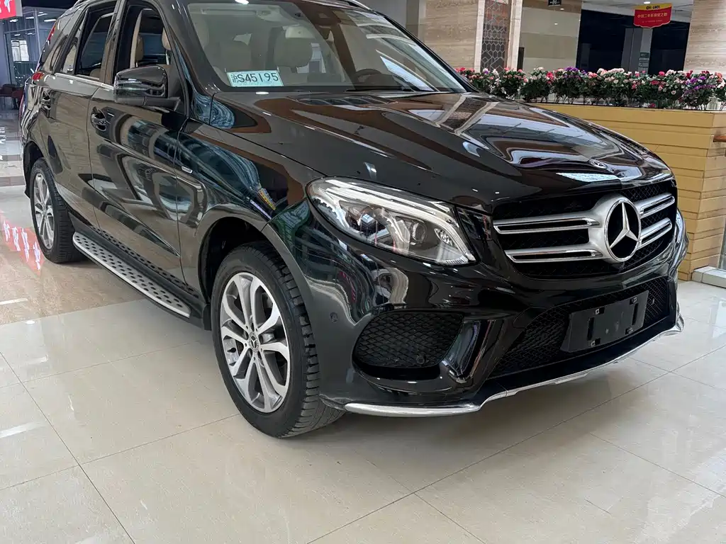 Mercedes-Benz GLE 2019 — фото 2