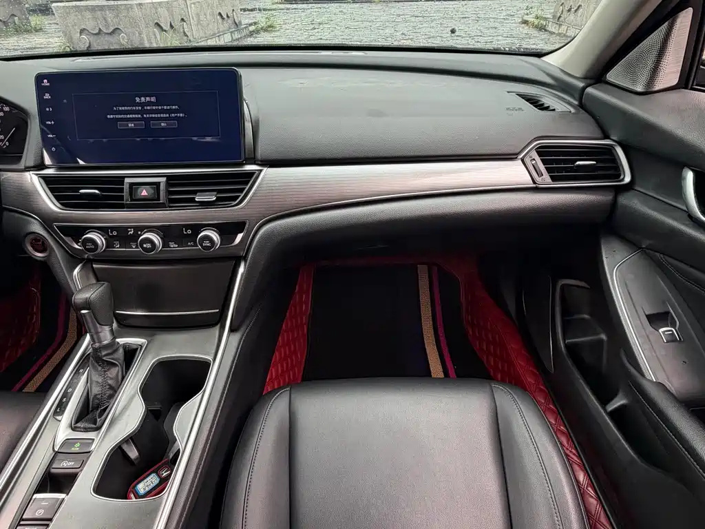 Honda Accord 2022 — фото 13
