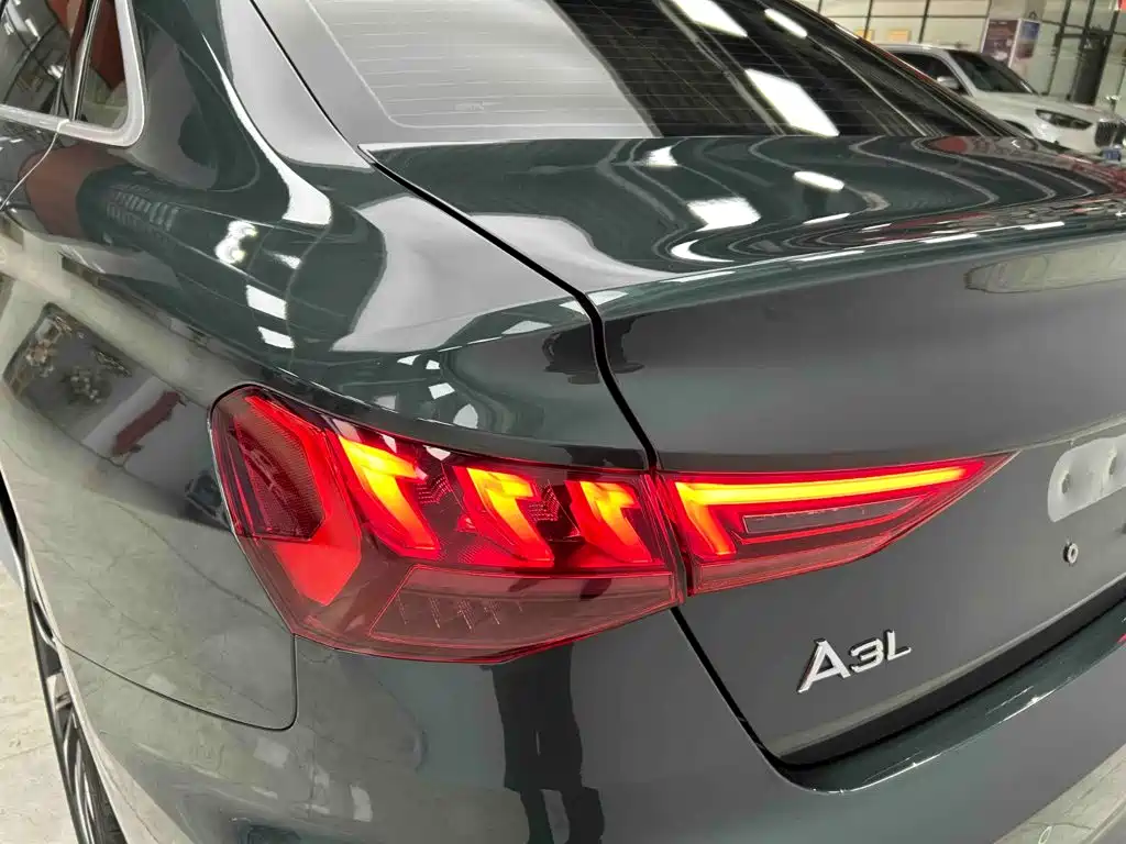 Audi A3 2023 — фото 17