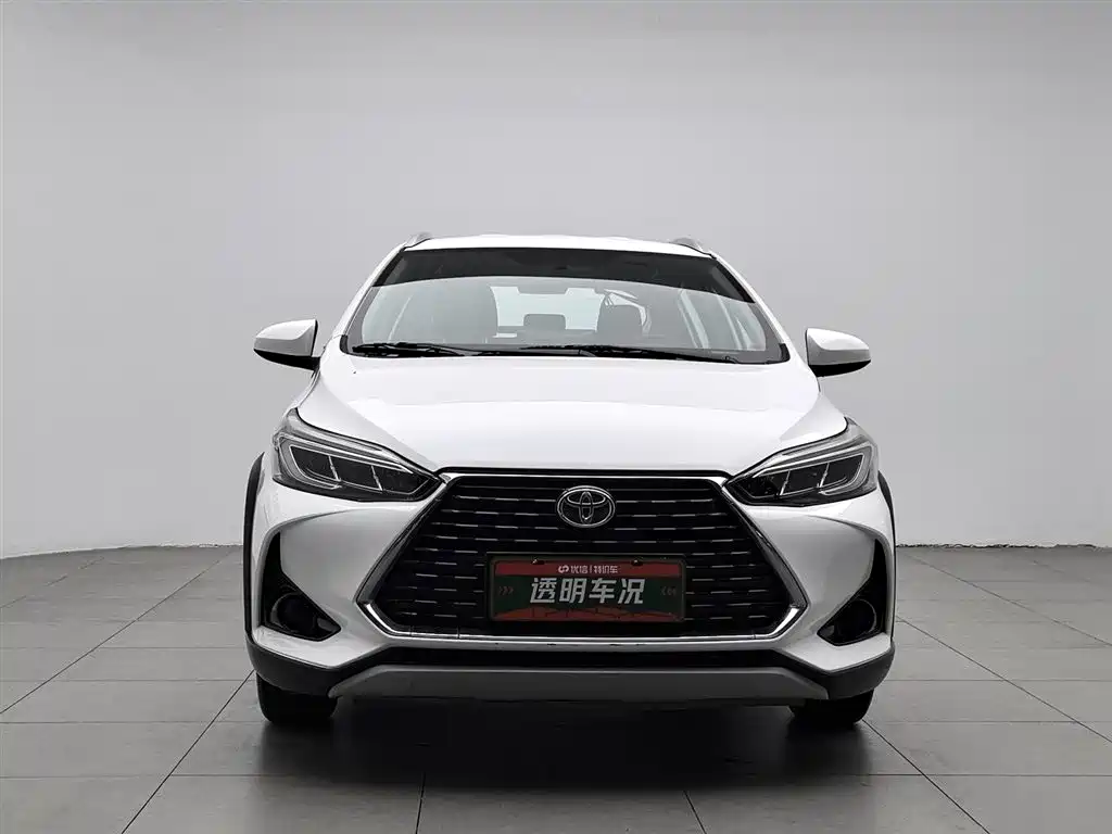Toyota Yaris L 2023