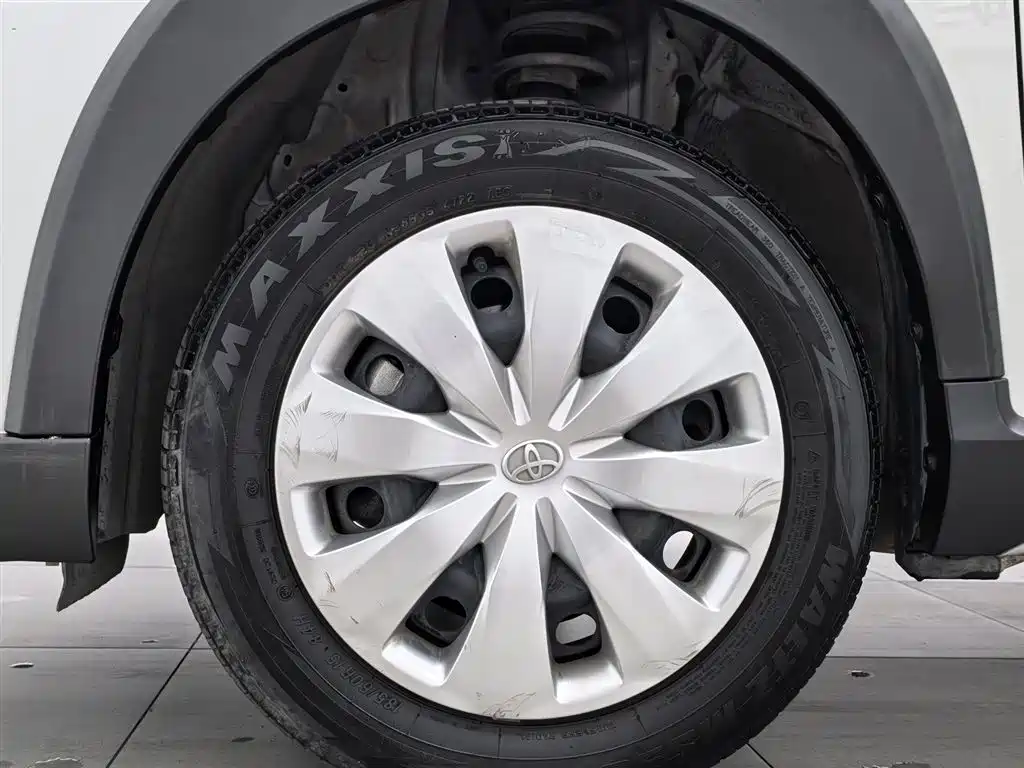 Toyota Yaris L 2023 — фото 17