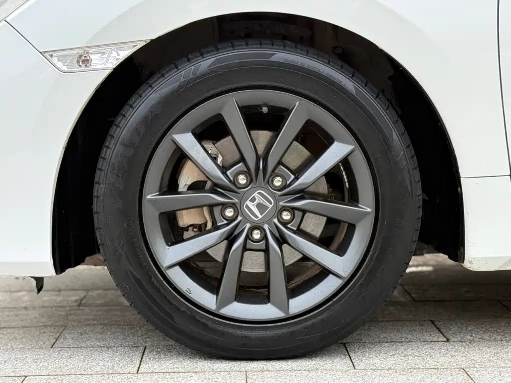Honda Civic 2019 — фото 12