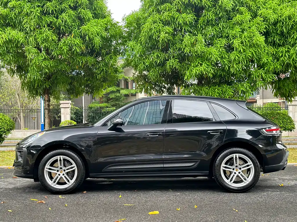 Porsche Macan 2023 — фото 4