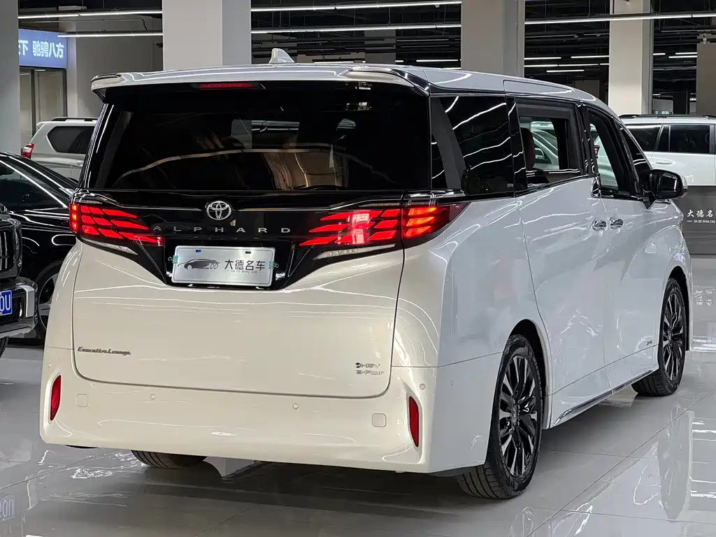 Toyota Alphard 2024