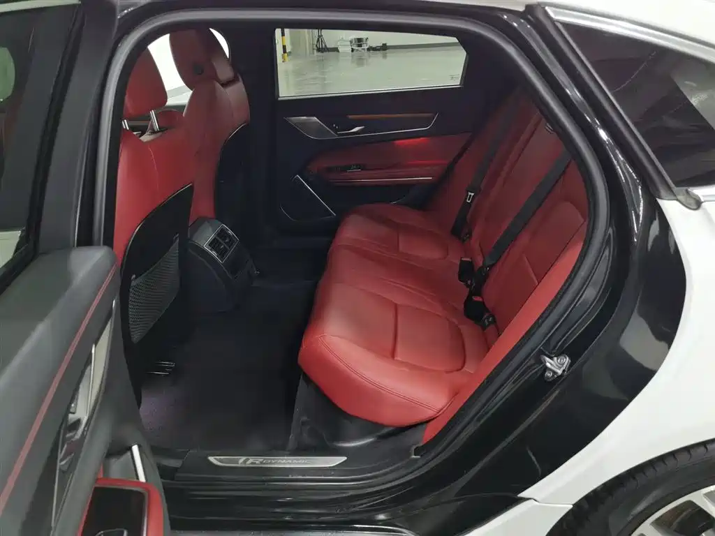 Jaguar XFL 2022 — фото 15