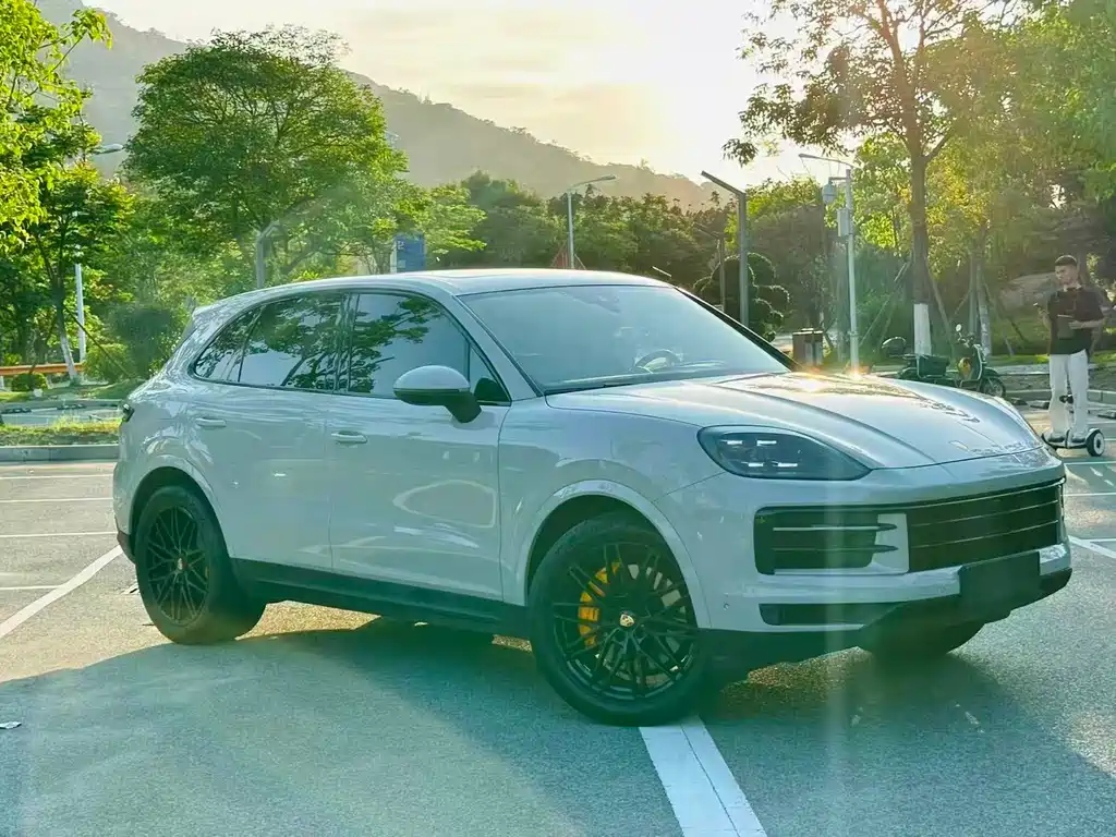 Porsche Cayenne 2024