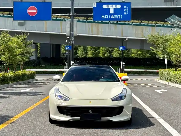 Ferrari GTC4Lusso 2019