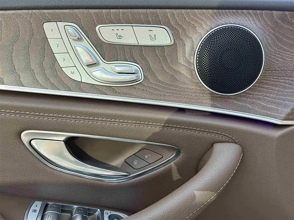 Mercedes-Benz E-Class 2021 — фото 21