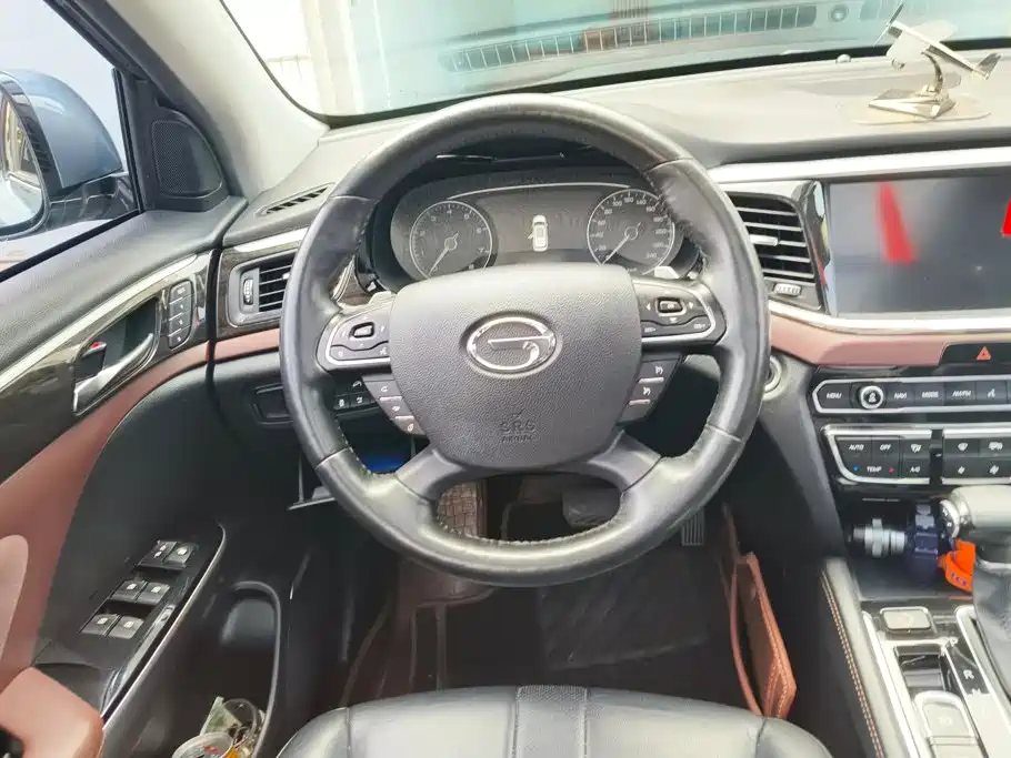 GAC Trumpchi GS8 2018 — фото 15
