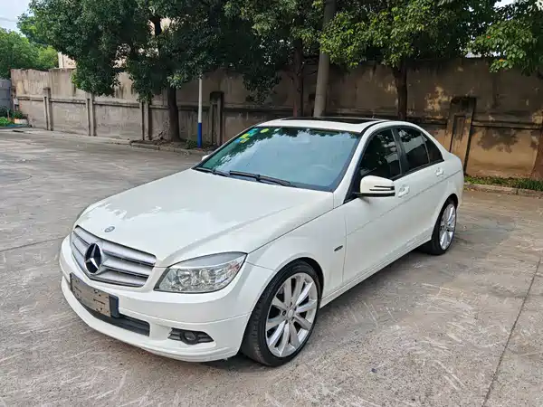 Mercedes-Benz C-Class 2011