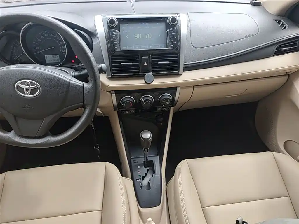 Toyota Vios 2015 — фото 13