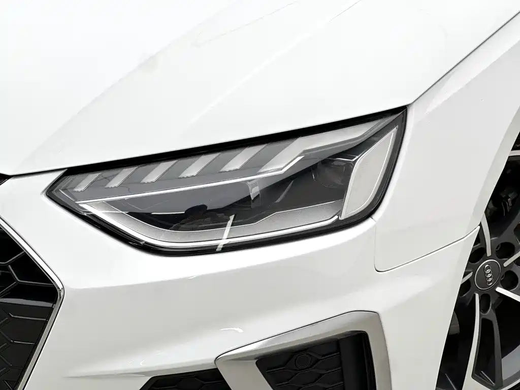 Audi A4L 2021 — фото 16