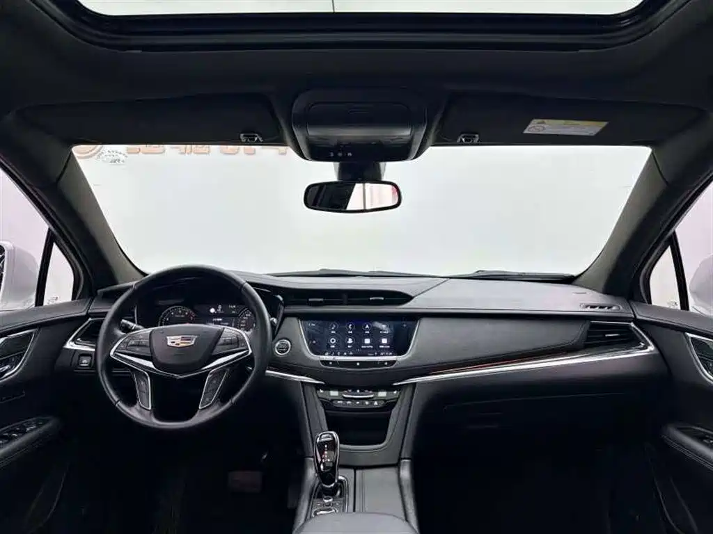 Cadillac XT5 2019 — фото 8
