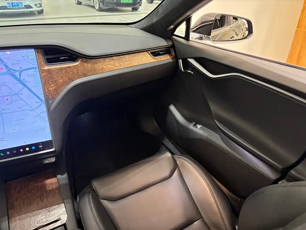 Tesla Model S 2020 — фото 12