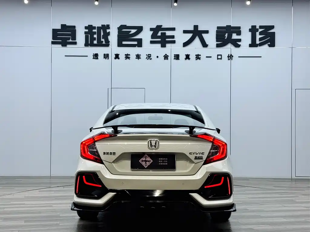 Honda Civic 2018 — фото 9