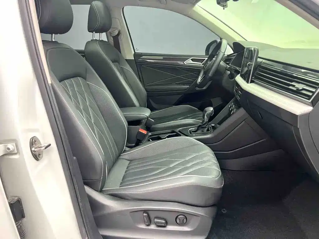 Volkswagen Tiguan L 2023 — фото 10