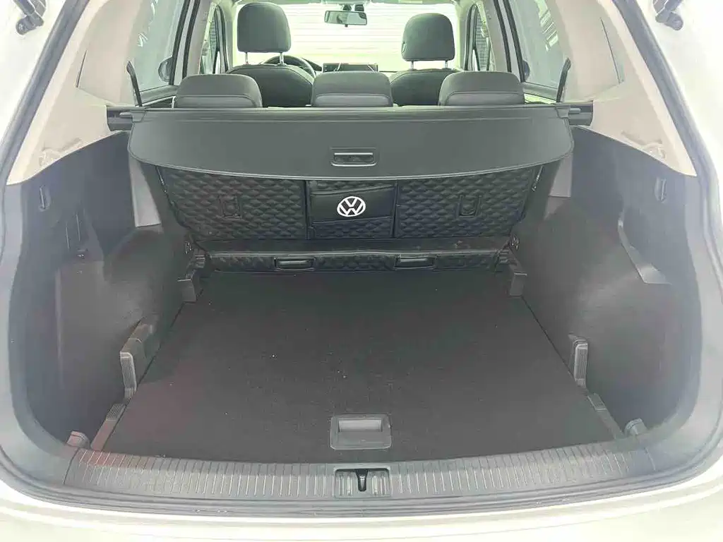 Volkswagen Tiguan L 2023 — фото 16