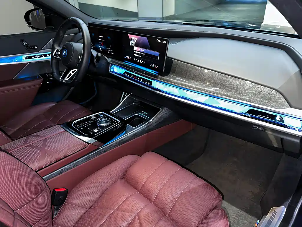 BMW i7 2023 — фото 13