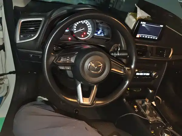 Mazda 3 Axela 2017