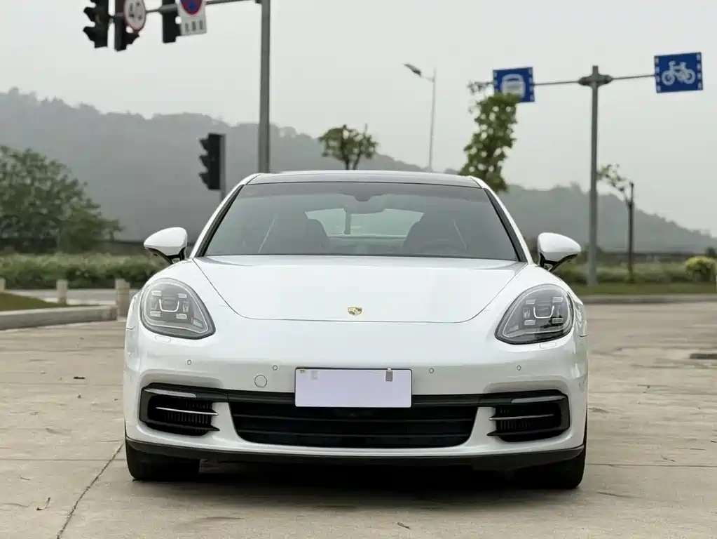 Porsche Panamera 2019 — фото 3