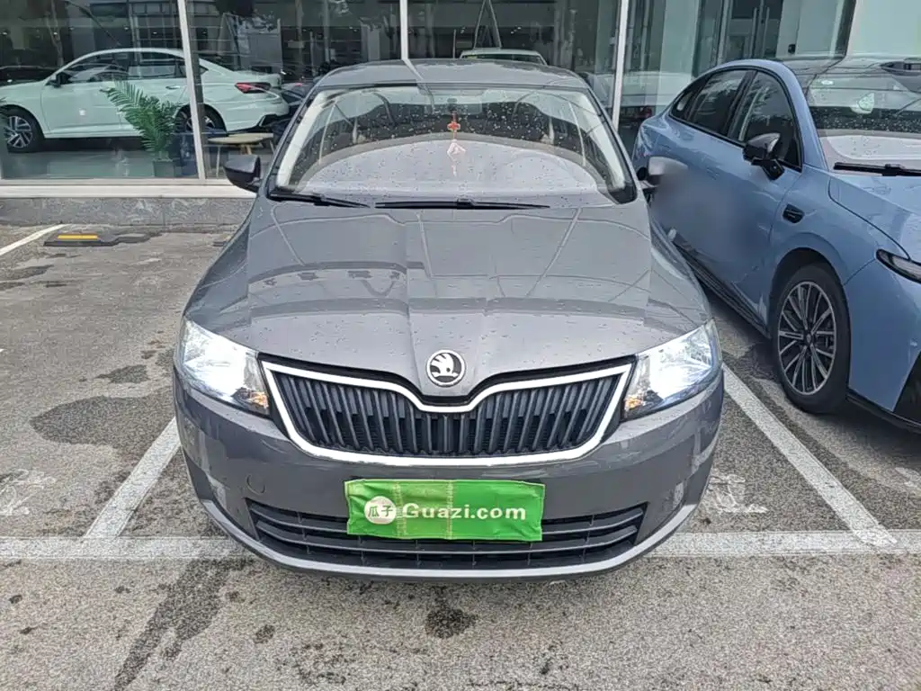 Skoda Rapid 2015 — фото 3