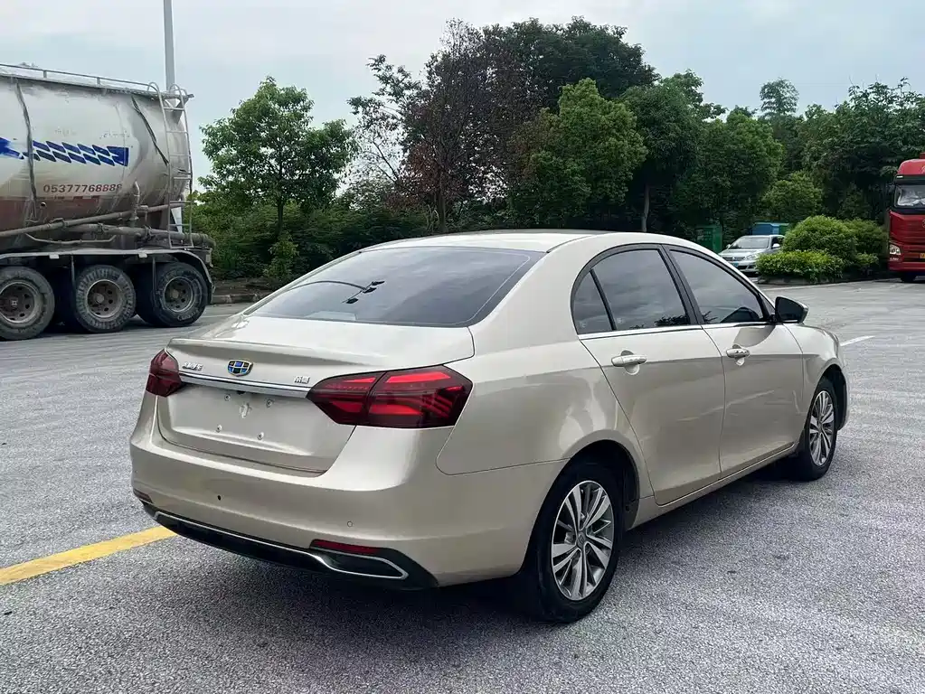 Geely Emgrand 2018