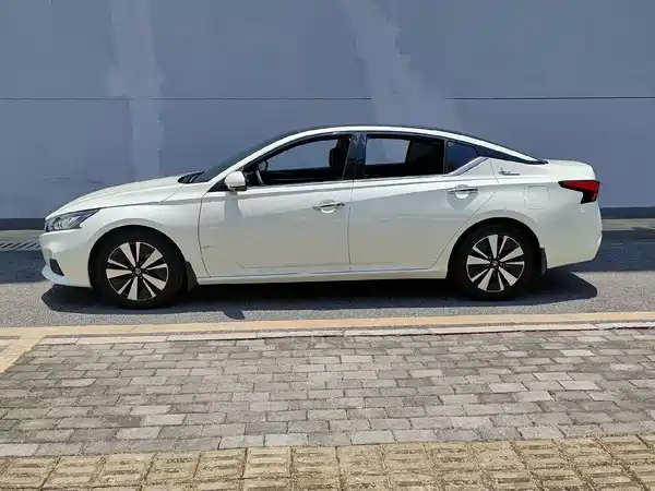 Nissan Teana 2022