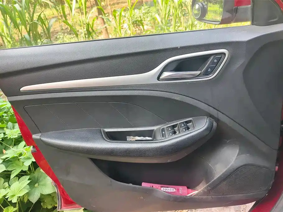 MG ZS 2017