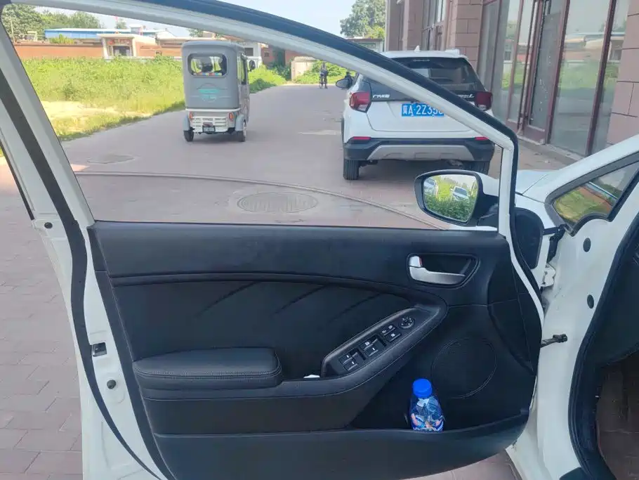 Kia K3 2015