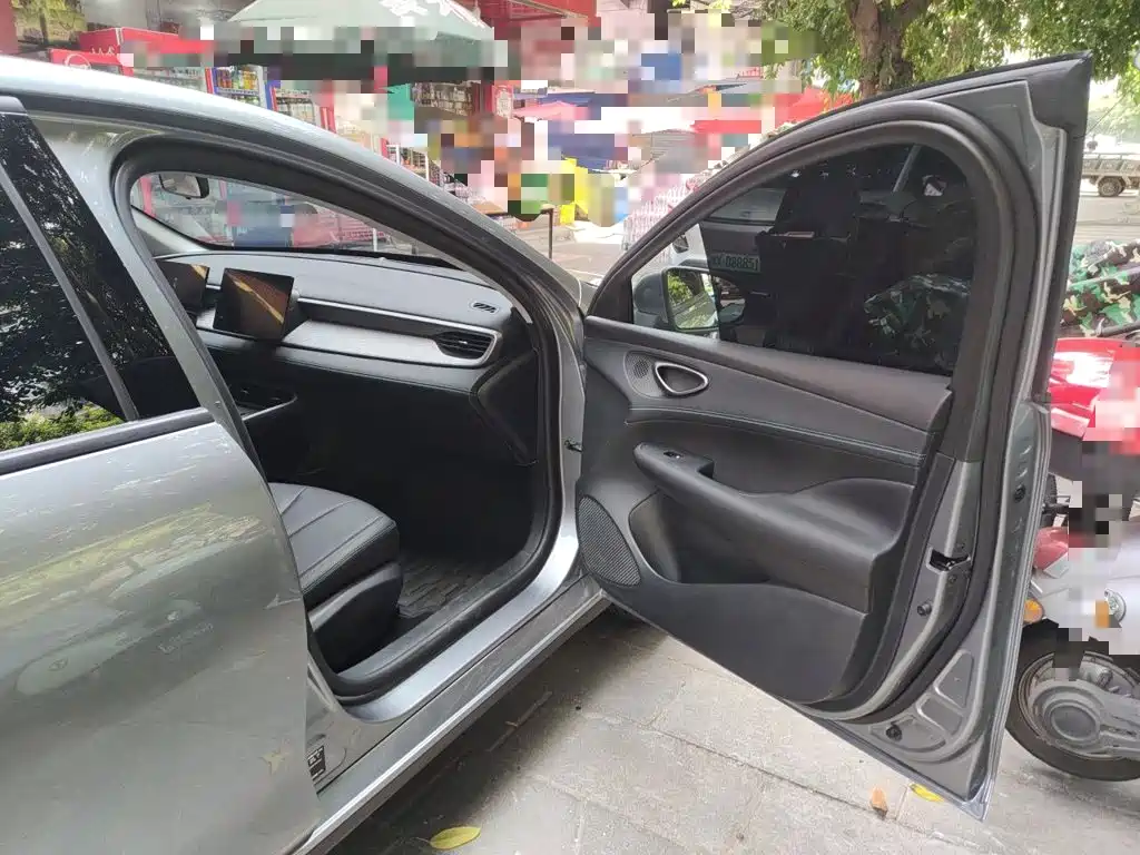 BYD Seal 05 DM-i 2026 — фото 19