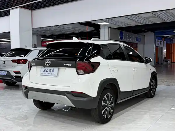 Toyota Yaris L 2023