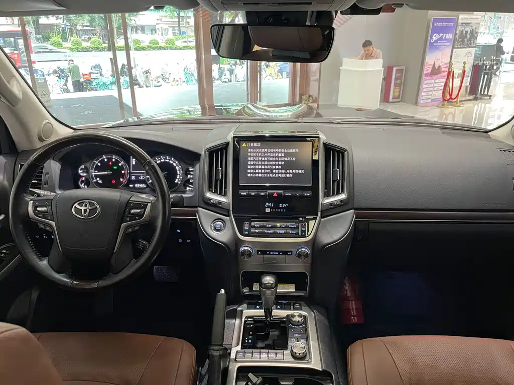 Toyota Land Cruiser 2019 — фото 9