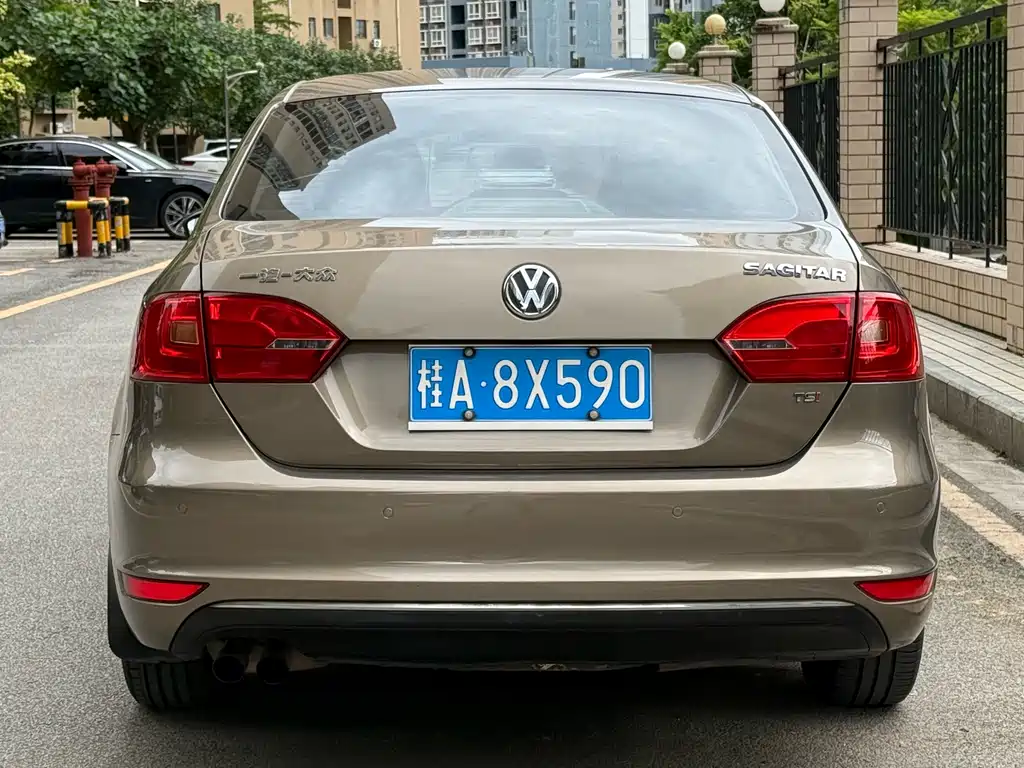 Volkswagen Sagitar 2014
