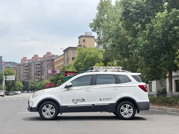 BAIC Huansu S3 2017