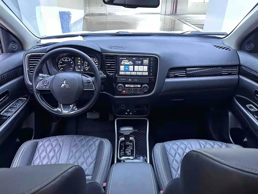 Mitsubishi Outlander 2022 — фото 20
