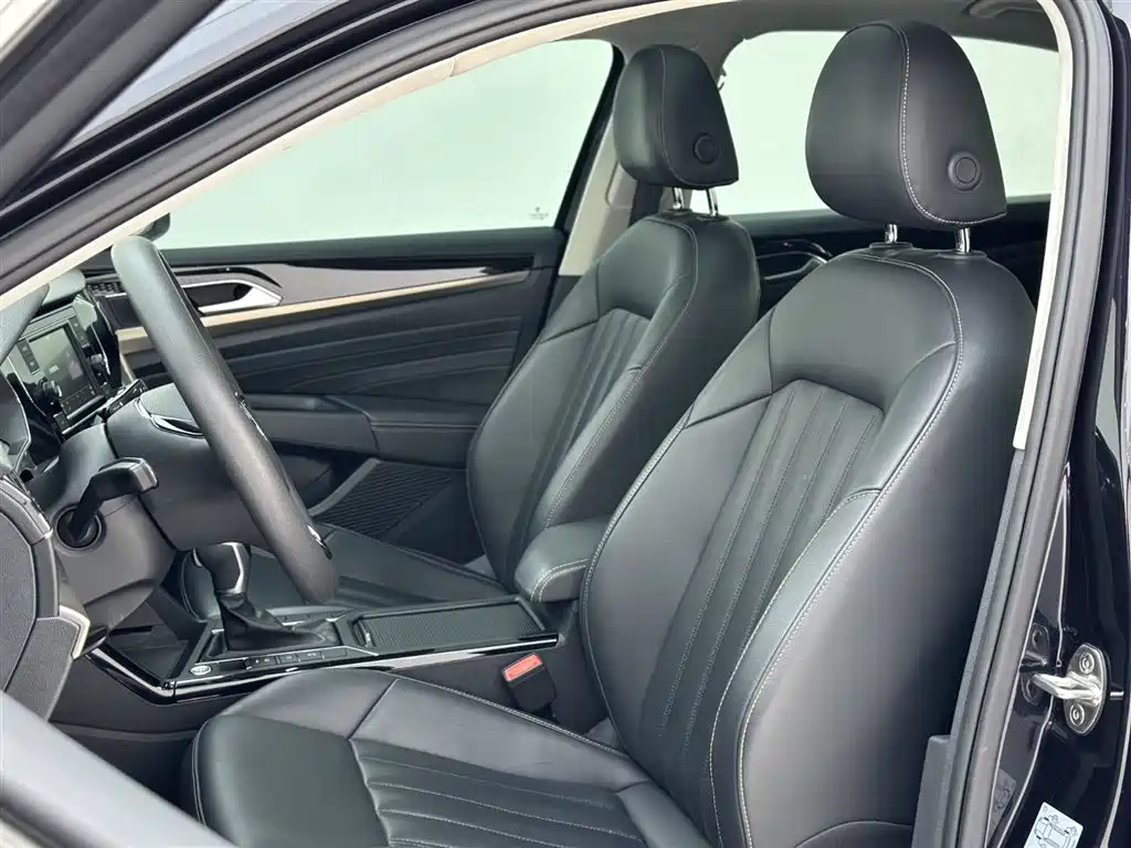 Volkswagen Passat 2019 — фото 21
