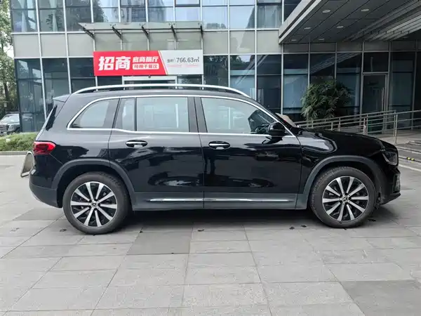 Mercedes-Benz GLB 2025