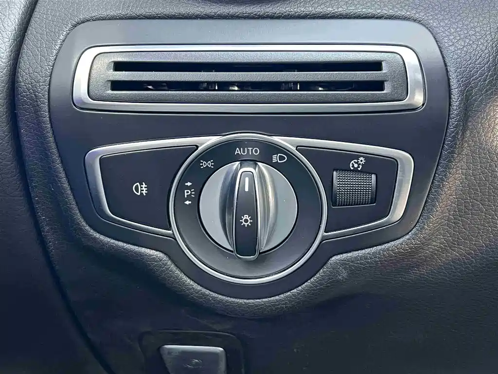 Mercedes-Benz GLC 2020 — фото 23