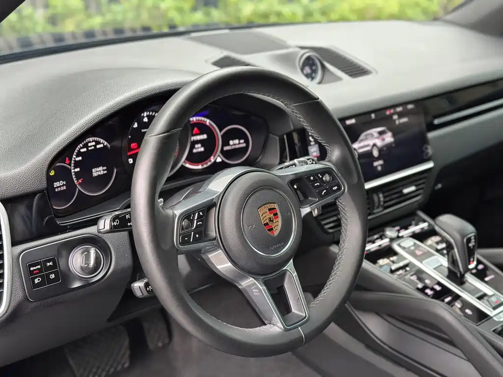 Porsche Cayenne 2018 — фото 10
