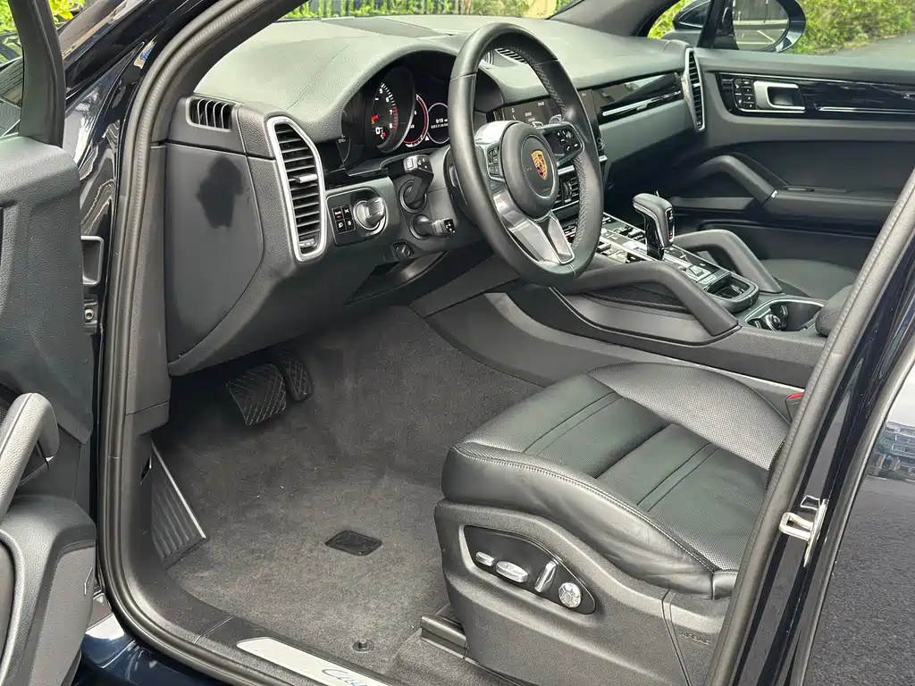 Porsche Cayenne 2018 — фото 11