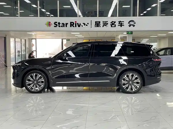 NIO ES8 2023