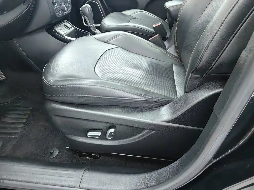 Jeep Compass 2020 — фото 20