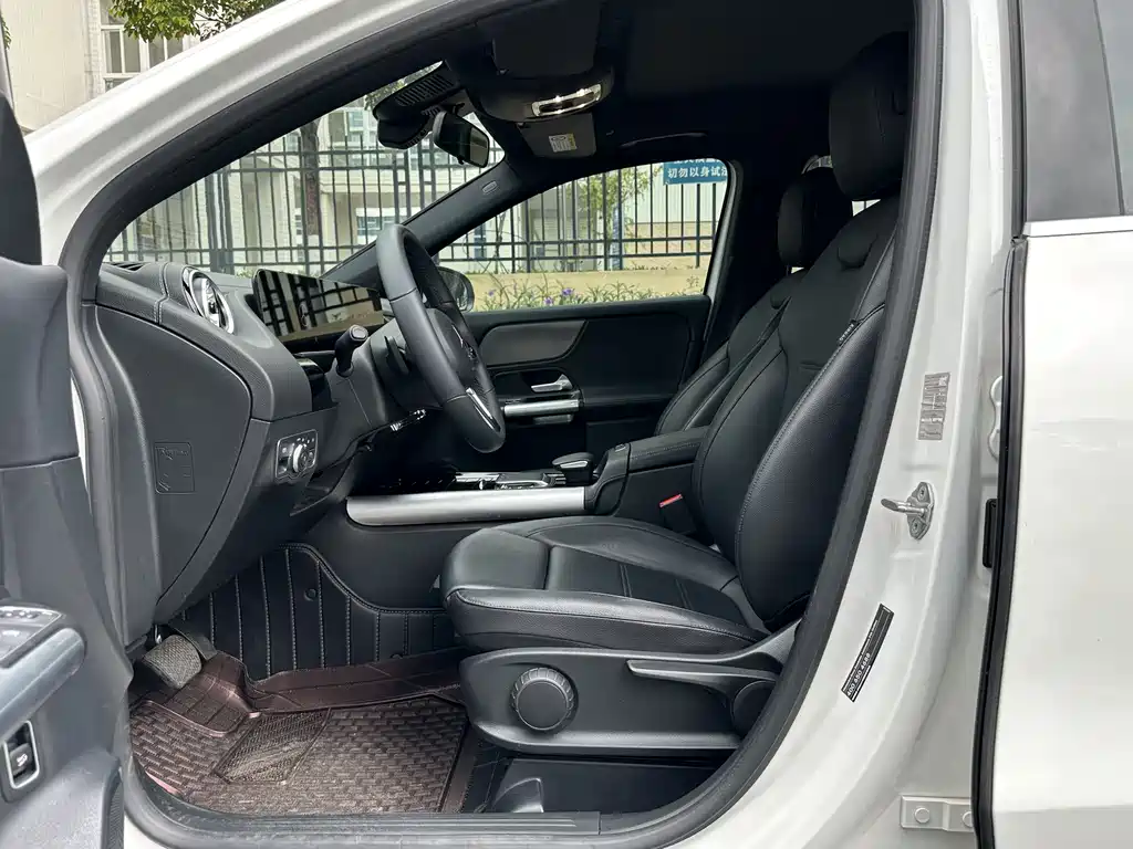 Mercedes-Benz GLA 2023 — фото 9