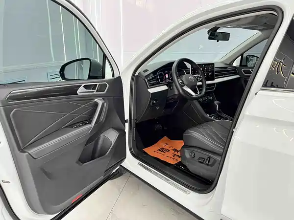 Volkswagen Tiguan L 2023