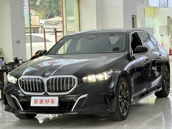 BMW 5 Series 2025