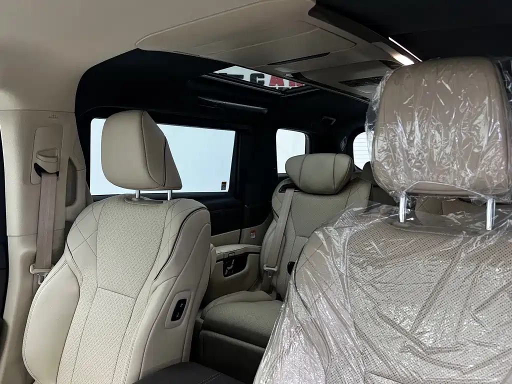Toyota Alphard — фото 12