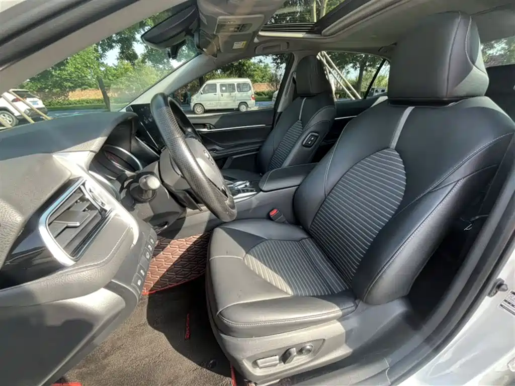 Toyota Camry 2023 — фото 23
