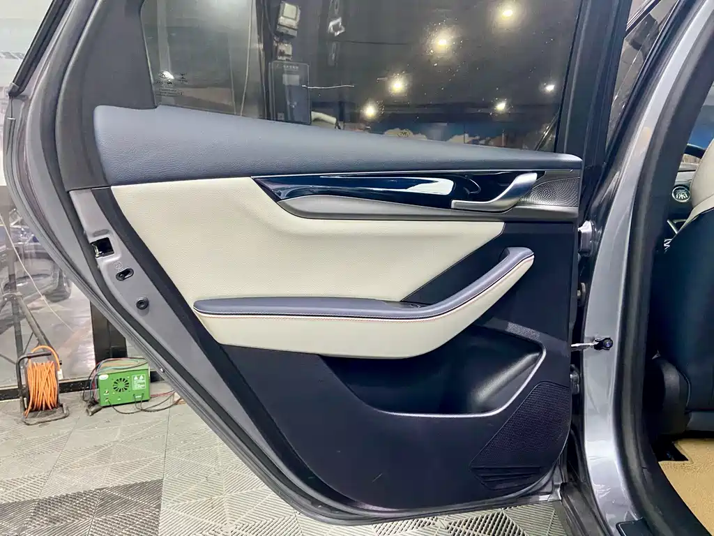 BYD Qin PLUS 2022 — фото 13