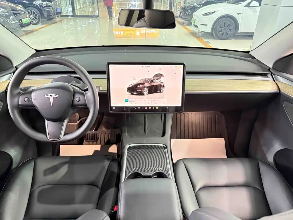 Tesla Model Y 2023 — фото 9